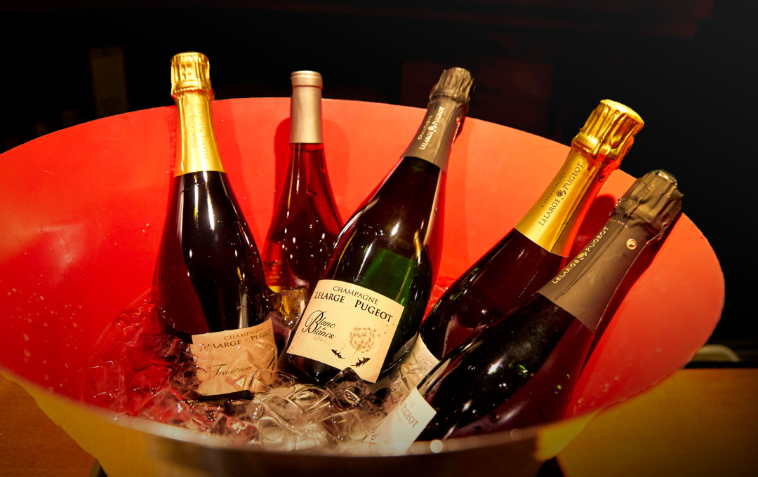 シャンパンが冷えている画像